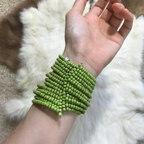 Lime Green Beaded Springy Bracelet - Picture 3 of 9